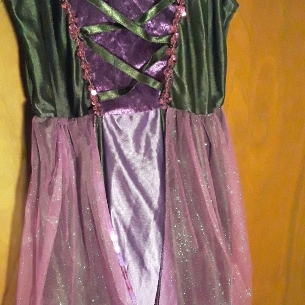 EUC Girls Cute Halloween Witch Gown